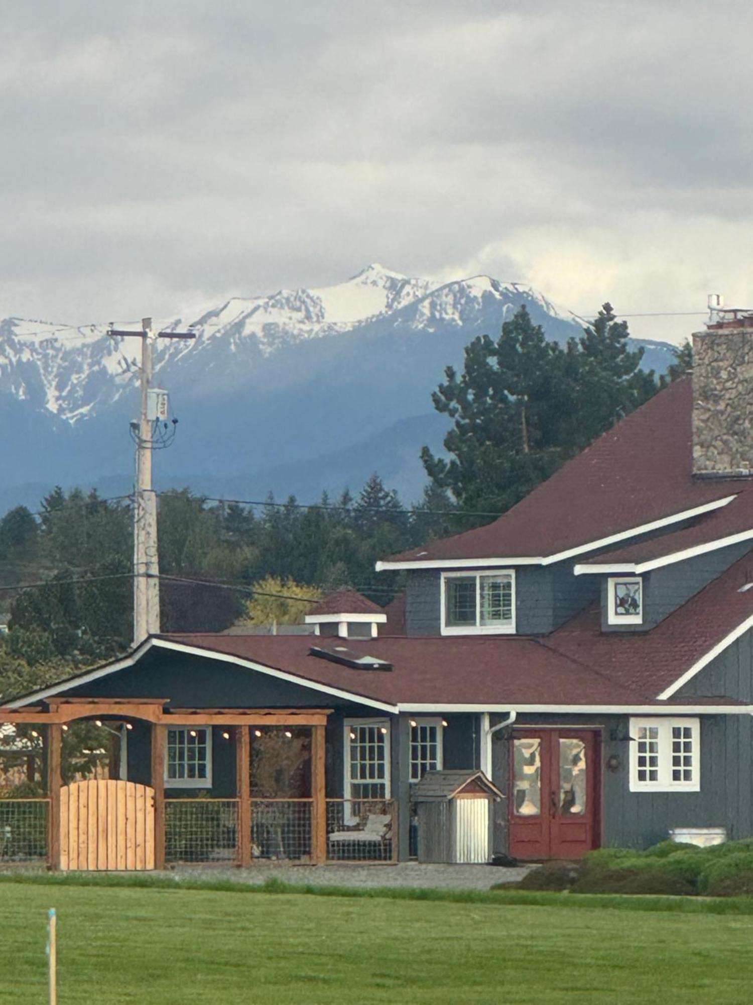 Dungeness Barn House Bed And Breakfast At Two Crows Farm Sequim Ngoại thất bức ảnh